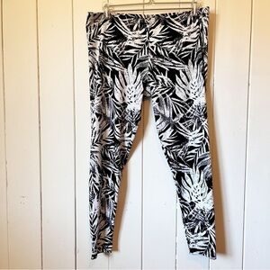 Addition Elle Palm leaf print Leggings. Size 1X.